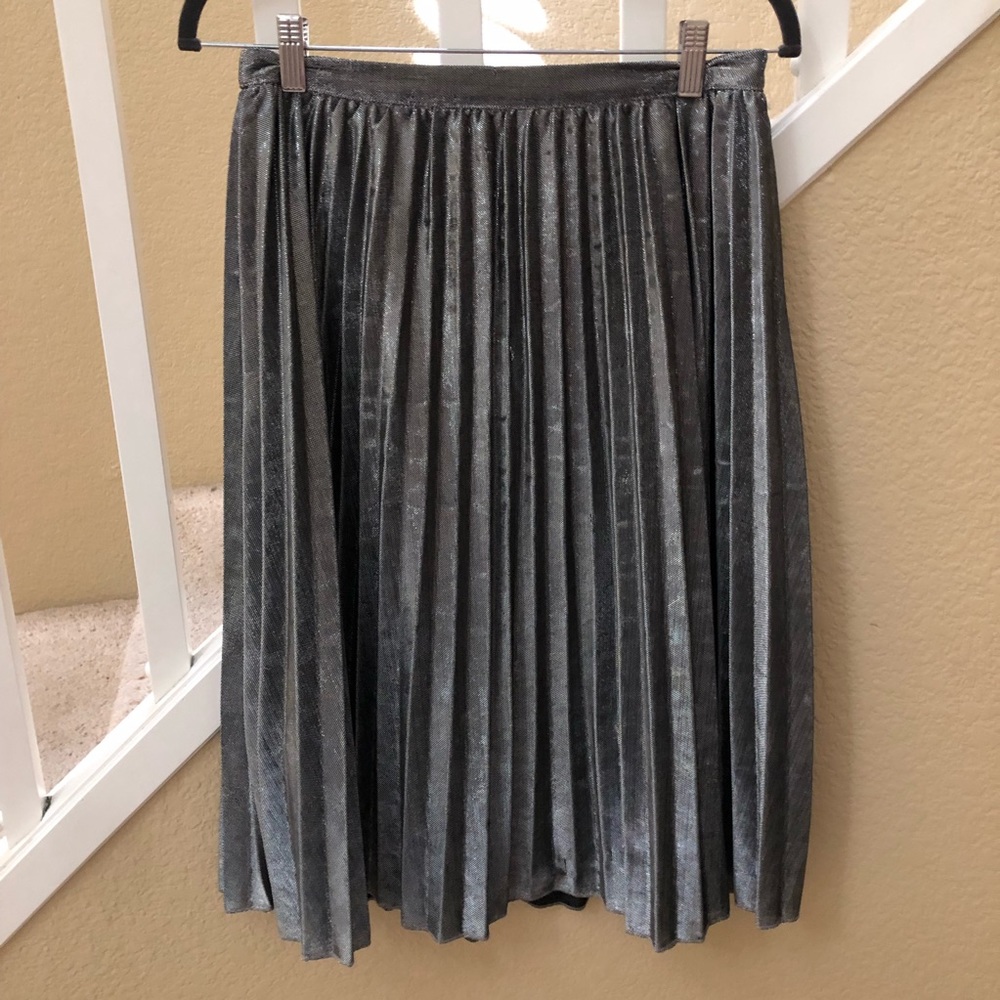 Essue metallic pleated midi skirt